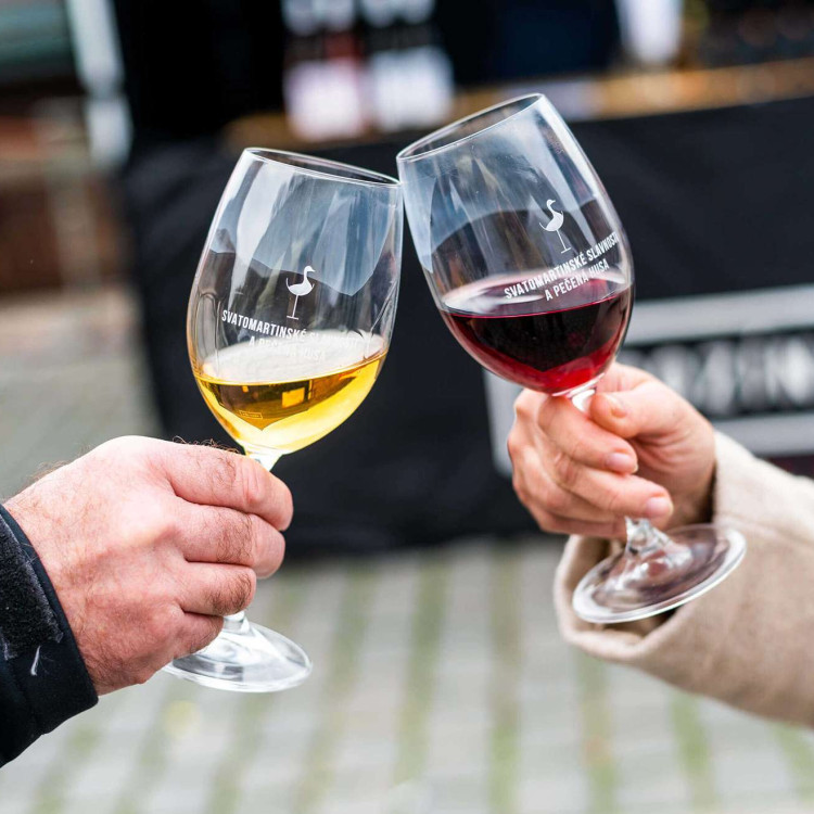 Svatomartinské slavnosti na Rašínově nábřeží: mladá i tichá vína, husí speciality a živá hudba