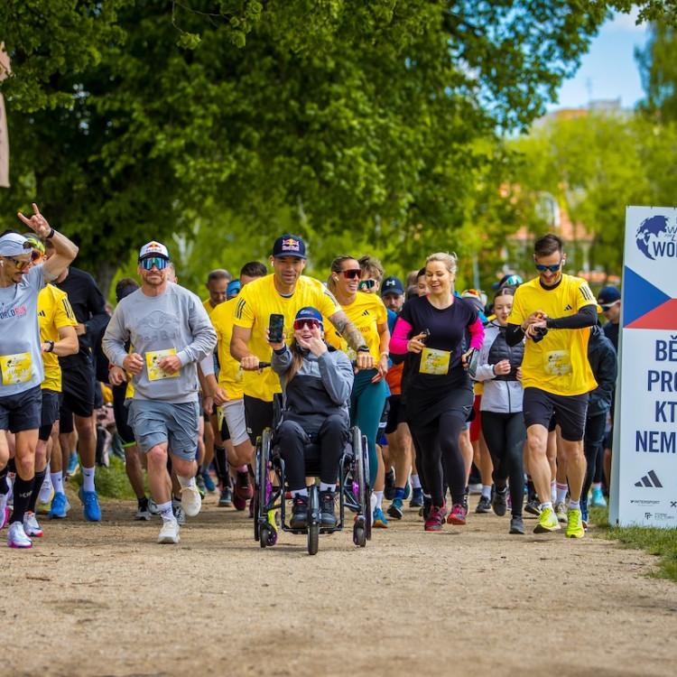 Celý svět poběží pro výzkum poranění míchy. Wings for Life World Run se vrací do Česka
