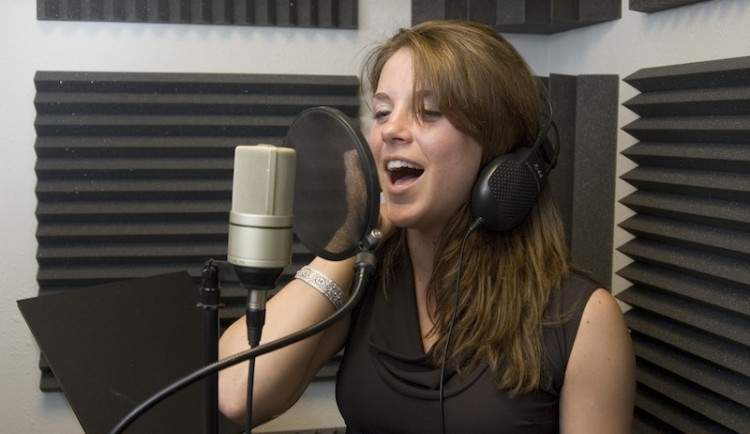 Válka dabérů? Ne, iracionální nářek proti tržním principům