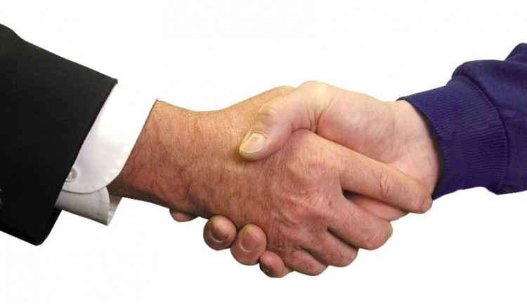 Dlužíte? Dejte pozor na oddlužovací společnosti, vysají vás jako pijavice