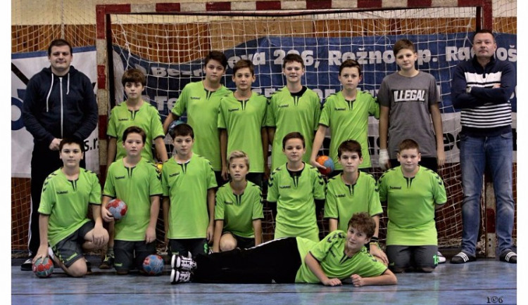 Házenkářský tým mladších žáků TJ STM Olomouc skončil bronzový v turnaji Dobiáš CUP