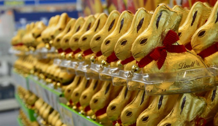 Dva chlapci se nemohli dočkat velikonoční výslužky a chtěli ukrást sladkosti z obchodu