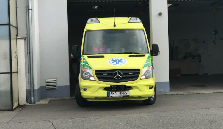 Autobus v Olomouci přejel muže, ten skončil s vážným zraněním v nemocnici