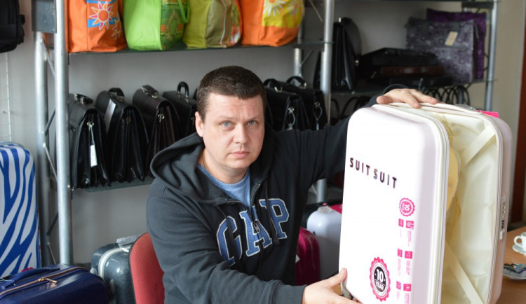 Laik na první pohled nepozná, zda se jedná o kvalitní kufr, říká majitel REAbags František Ryba