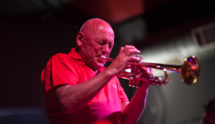 KULTURA V OLOMOUCI: Laco Deczi přijede se svou kapelou, na konci týdne město ožije tancem