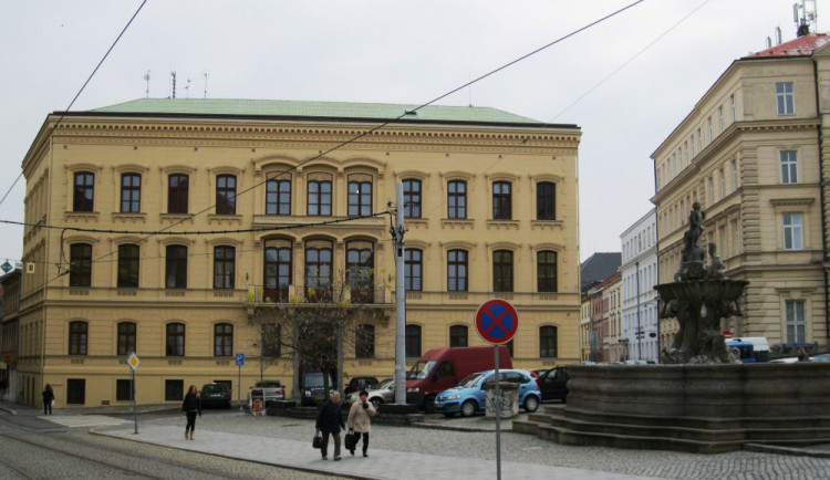 Od zítřka bude jezdit náhradní autobusová doprava z náměstí Republiky na Palackého a zpět
