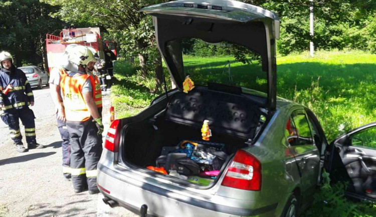 VIDEO: Hasiči Olomouckého kraje měli pernou neděli. Vyjížděli hned k šesti nehodám