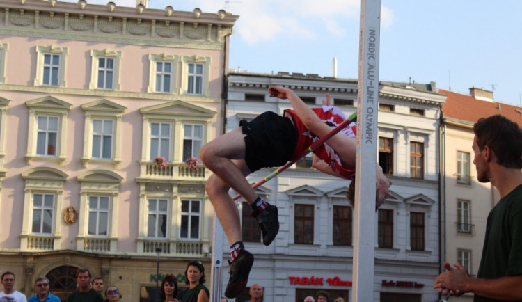 Hanácká laťka v čele s Jaroslavem Bábou oživí ve čtvrtek Horní náměstí