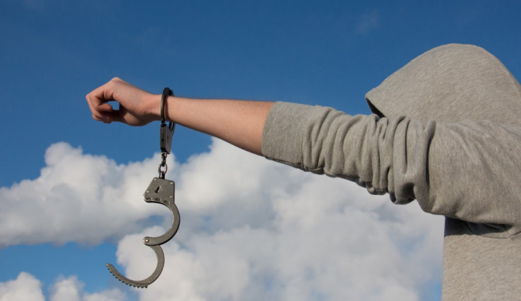 Šestnáctiletý mladík stihl za tři měsíce třináct krádeží