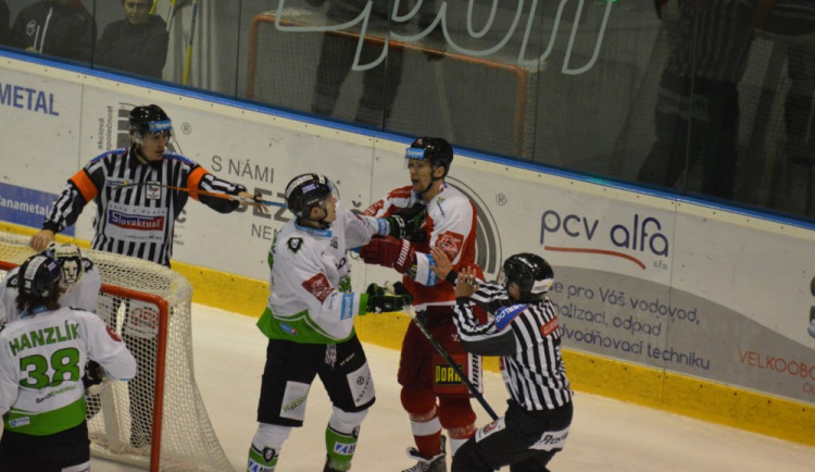 FOTOGALERIE: Mora počtvrté v řadě prohrává na domácím ledě. Tentokrát s Mladou Boleslaví