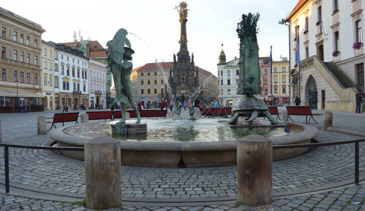 Ariónova kašna i pítka na olomouckých náměstích jsou opět v provozu