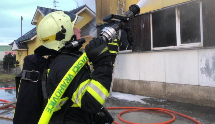 Tiskárnu v Prostějově podle policie nejspíš někdo zapálil, nepodařilo se to však prokázat