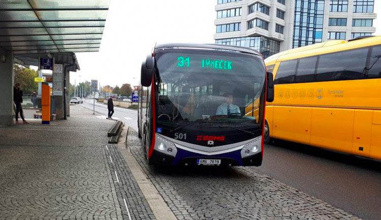 První olomoucký elektrobus vyjel do provozu, obsluhuje linku 14