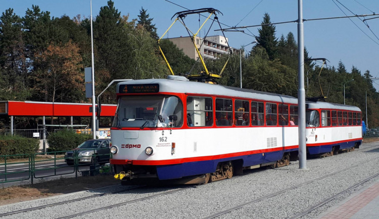 Strážníci pomáhali v olomoucké MHD revizorům. Letos odhalili necelou stovku černých pasažérů