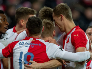Slavia porazila Budějovice 4:1 a přezimuje s náskokem 16 bodů