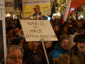 Odpůrci premiéra Babiše se vydali z Václavského náměstí k vládě.
