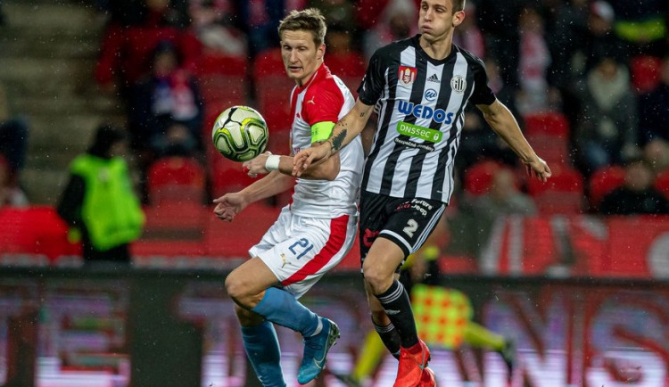 Hráčem prosince ve fotbalové lize je slávista Škoda, trenérem Svědík