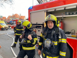 Požár na Praze 3 vyhnal na druhý svátek vánoční nájemníky z domovů.-f63f-478c-9e4d-e5527e9a3fcd