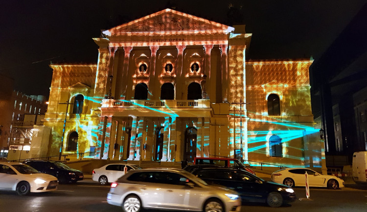 Unikátní videomapping ke znovuotevření Státní opery.