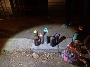 FOTO: Strážníci zadrželi čtyři sprejery. Ti malovali v Modřanech i v Kobylisích