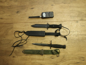 Třikrát navštívil army shop po zavíračce. Po třetím vloupání ho zadržela policie.