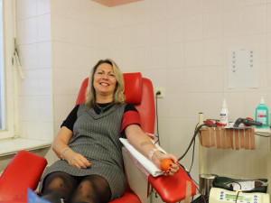 Policisté pomohli i v civilu. Společně vyrazili darovat krev.