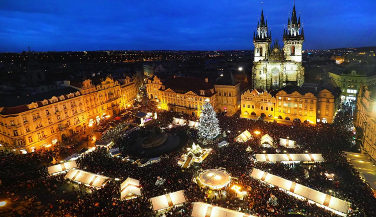 Skvělá gastronomie, grog i vánoční strom. Pražské trhy patří podle The Times do nejlepší pětky v Evropě.