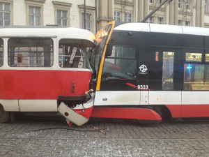 Odpolední nehoda tramvají na Pohořelci se obešla bez zranění