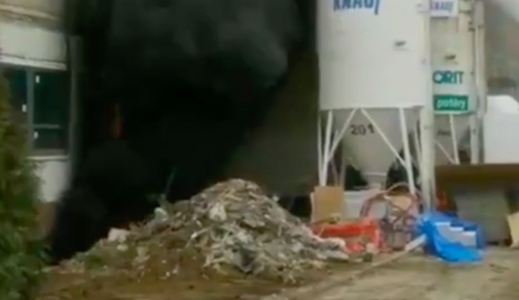 Požár v Kříženeckého ulici.