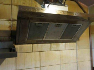 Odpadky a nepořádek. Inspekce uzavřela Hanoj Bistro na Braníku.