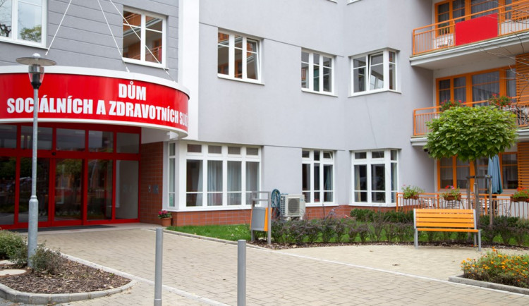 Praha 10 kvůli chybě odvolala ředitele centra sociálních služeb