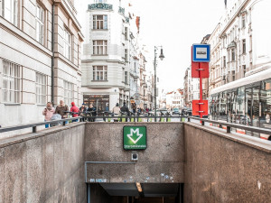 Servis souprav metra za 14,6 miliardy korun? Praha nechá zakázku prověřit