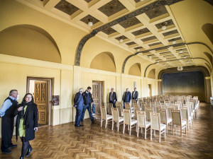 Oběd pod stovku, minutky i vegetariánské menu. Zrekonstruovaná menza ve Voršilské ulici se otevřela.