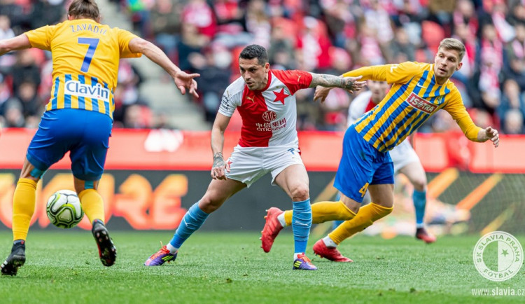 Slavia doma porazila Opavu 2:0.