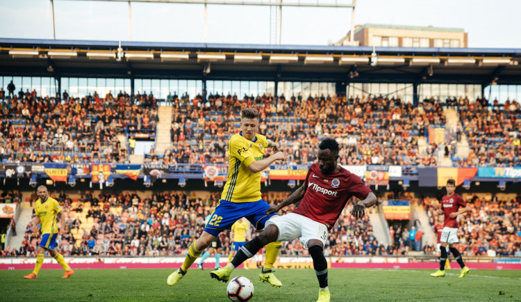 Sparta remízovala se Zlínem 2:2.