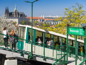 Lanovka na Petřín do konce března nepojede. Projde pravidelnou revizí