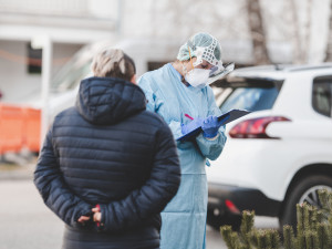 V domově v Praze-Chodově jsou dva senioři nakažení koronavirem