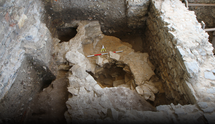 Středověký kostel na Vyšehradě asi nikdy nedokončili, říká archeolog