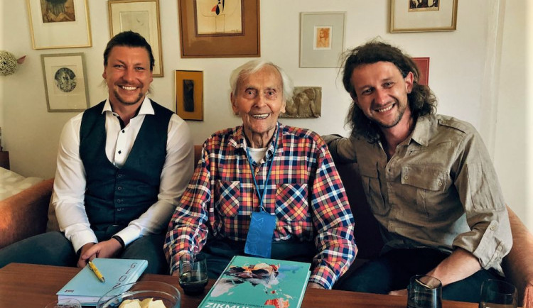 Tomáš Vaňourek a Lukáš Socha společně s Miroslavem Zikmundem.