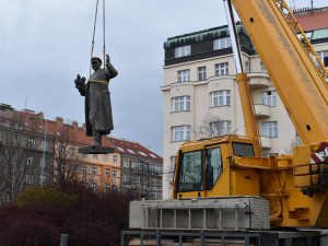 Socha Koněva v Praze 6 byla demontována. Přesune se do muzea