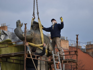Nepřípustné, reaguje česká diplomacie na trestní stíhání kvůli odstranění sochy Koněva