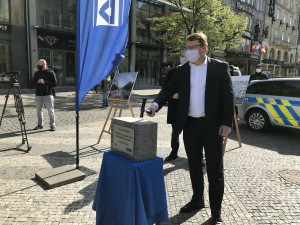 VIDEO: Slavnostní zahájení rekonstrukce Václaváku dnes dopoledne rozháněli policisté