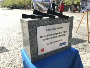 VIDEO: Slavnostní zahájení rekonstrukce Václaváku dnes dopoledne rozháněli policisté