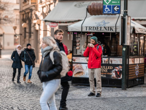 Obchody mohou k prodeji využívat chodník před provozovnou. Městu za zábor platit nemusí