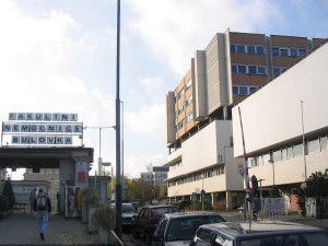 Nemocnice v Praze se postupně vrací do běžného režimu. Vrací se k péči, která není nezbytně nutná