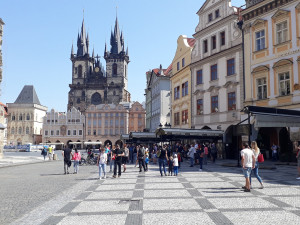 POLITICKÁ KORIDA: Zastupitelé odpovídají na otázku, zda by Praha měla bojovat o české turisty