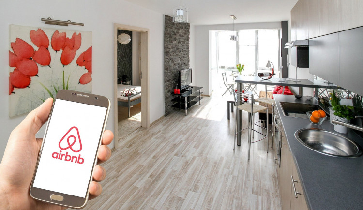 Koronavirus drtí Airbnb. Majitelé pražských bytů se začínají orientovat na dlouhodobé pronájmy