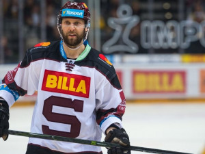 V hokejové Spartě končí po jediné sezoně útočník Vladimír Růžička