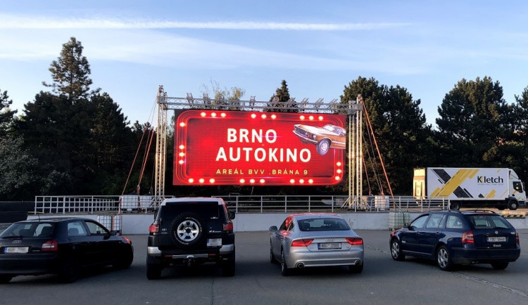 Na výstavišti startuje tento týden první brněnské autokino. Nabídne Vlastníky nebo Terminátora