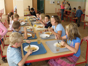 Školní obědy dostupné pro každé dítě. Do projektu se zapojila Praha 4